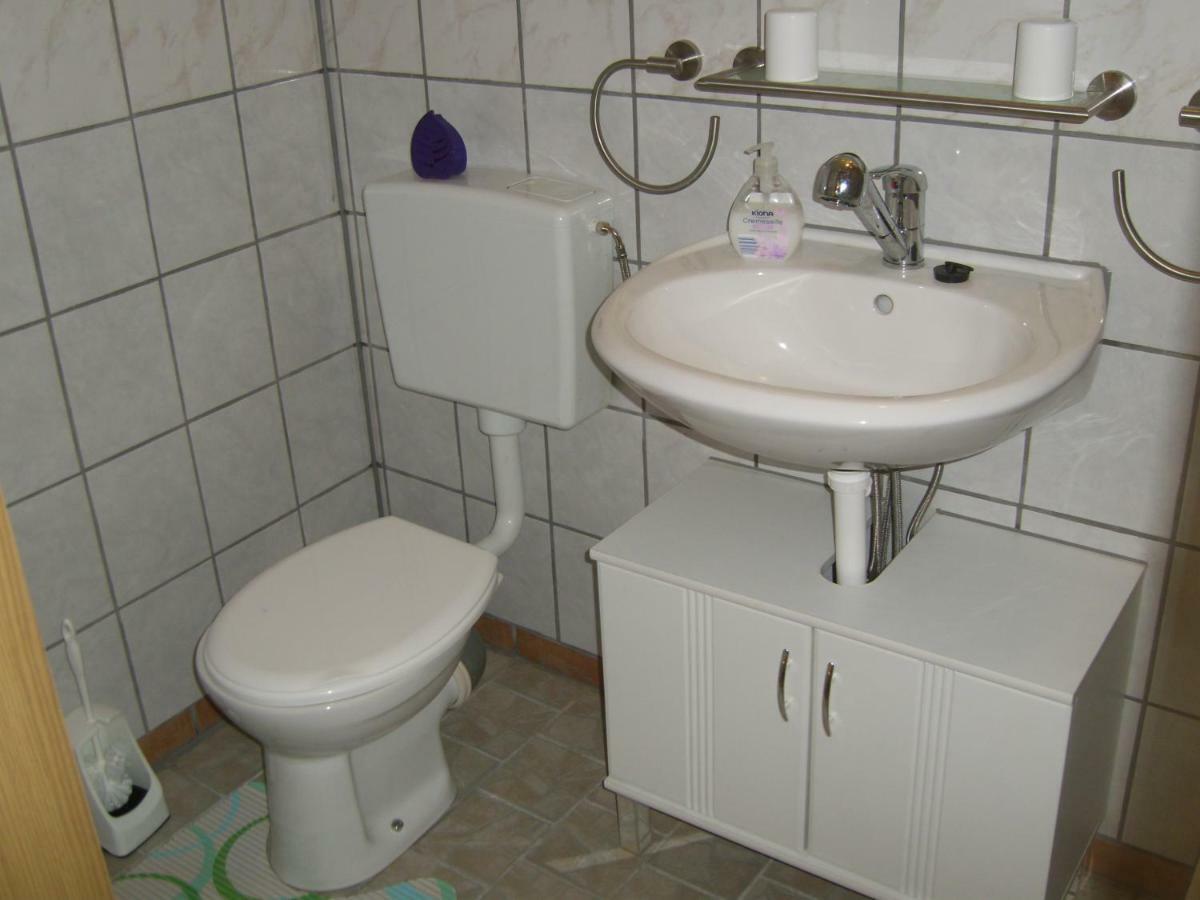 B & B Gross Methling Dargun Exteriör bild