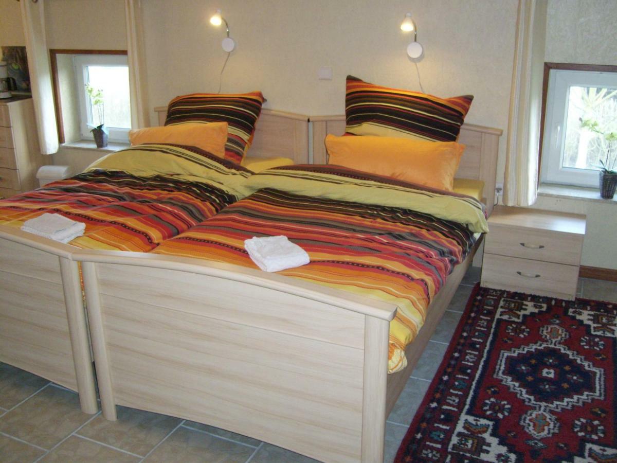 B & B Gross Methling Dargun Exteriör bild